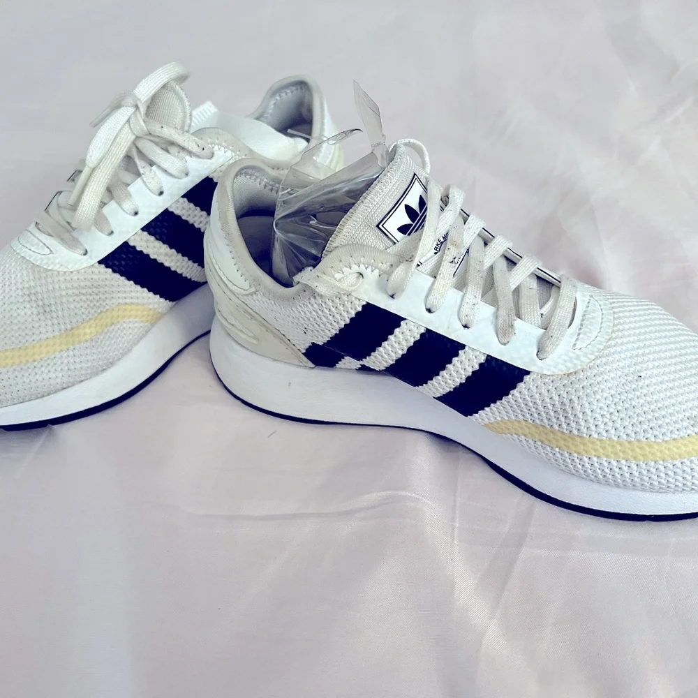 Adidas - Picture 2 of 5